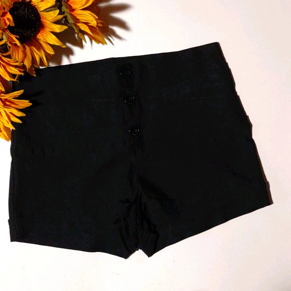 VALIA High Waisted Black Shorts ✨